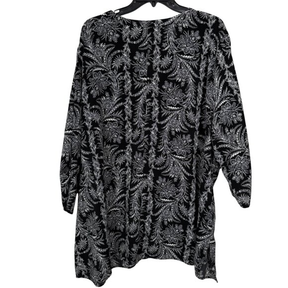 Catherines Tunic Top Blouse Size 3X 26/28W Black White Floral Button Up Roll Tab - Picture 2 of 6